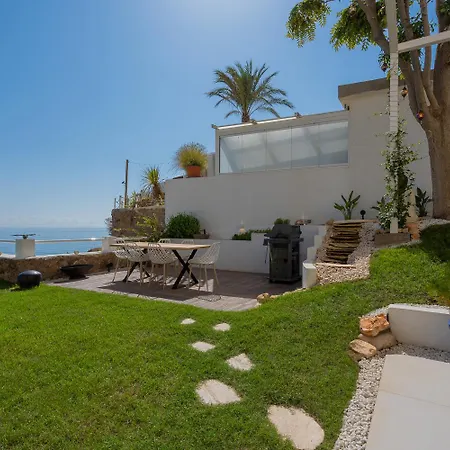 Apartment Casa Folimanka, 250sqm Garden Duplex With Jacuzzi, Sea View & Cinema *