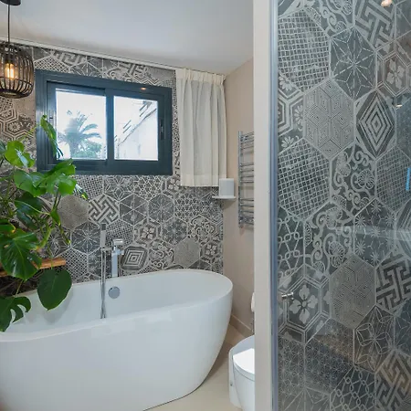 250sqm Garden Duplex With Jacuzzi, Sea View Cinema