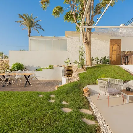Casa Folimanka, 250sqm Garden Duplex With Jacuzzi, Sea View & Cinema Апартаменти *