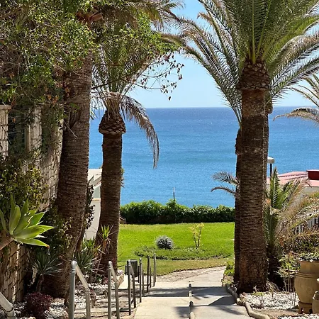 Private 250sqm Garden Duplex, Jacuzzi, Cinema, Sea View Escape Apartment