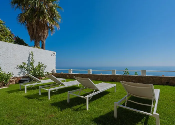 250sqm Garden Duplex With Jacuzzi, Sea View Cinema