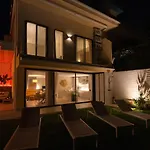 Private 250sqm Garden Duplex, Jacuzzi, Cinema, Sea View Escape Apartment Torremolinos