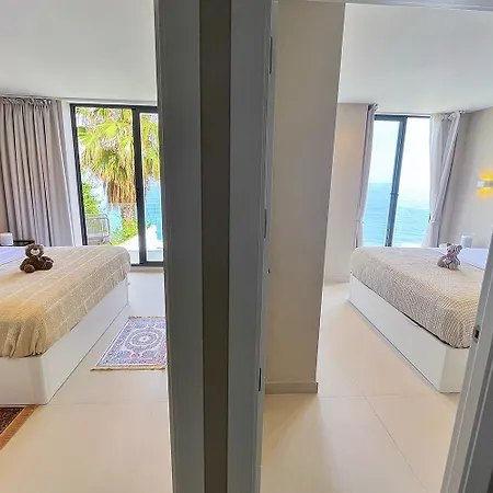 Apartmán Private 250sqm Garden Duplex, Jacuzzi, Cinema, Sea View Escape
