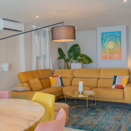 Private 250sqm Garden Duplex, Jacuzzi, Cinema, Sea View Escape Apartmán Torremolinos