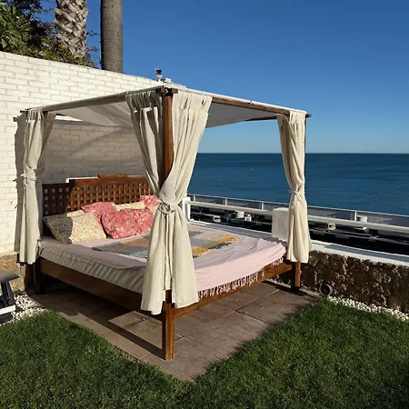 Private 250sqm Garden Duplex, Jacuzzi, Cinema, Sea View Escape