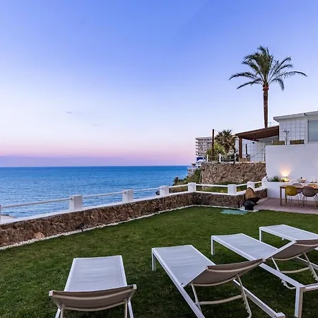 Casa Folimanka, 250sqm Garden Duplex With Jacuzzi, Sea View & Cinema Lägenhet