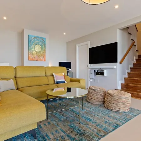 Lägenhet Casa Folimanka, 250sqm Garden Duplex With Jacuzzi, Sea View & Cinema *