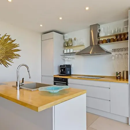 Appartement Casa Folimanka, 250sqm Garden Duplex With Jacuzzi, Sea View & Cinema *