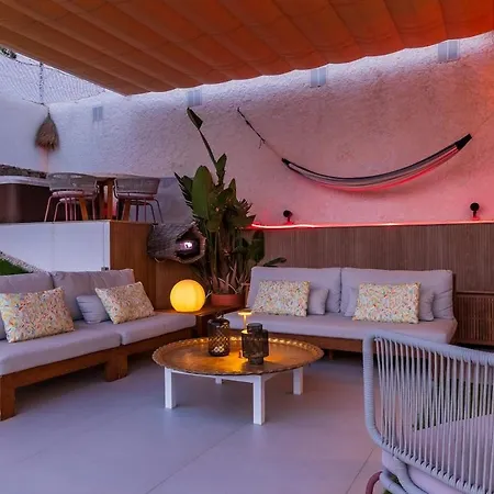 Appartement Casa Folimanka, 250sqm Garden Duplex With Jacuzzi, Sea View & Cinema *