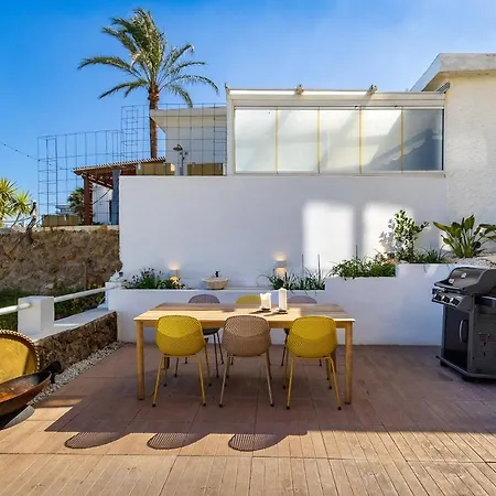 Casa Folimanka, 250sqm Garden Duplex With Jacuzzi, Sea View & Cinema *