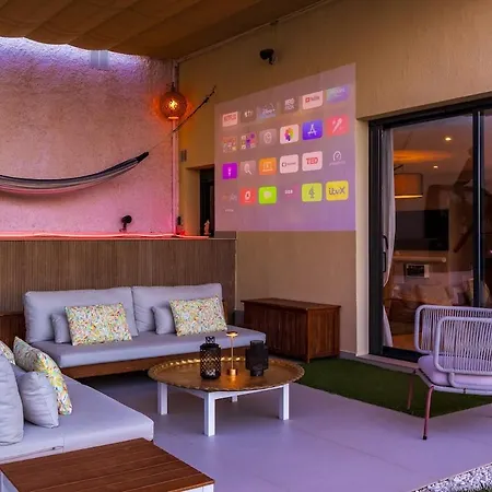 Lägenhet Casa Folimanka, 250sqm Garden Duplex With Jacuzzi, Sea View & Cinema *