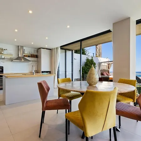 Casa Folimanka, 250sqm Garden Duplex With Jacuzzi, Sea View & Cinema Lägenhet *