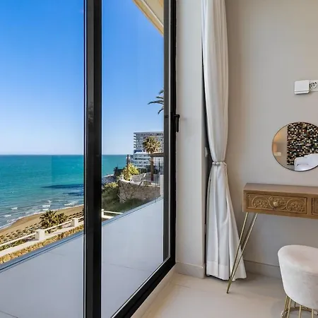 Lägenhet Casa Folimanka, 250sqm Garden Duplex With Jacuzzi, Sea View & Cinema Torremolinos