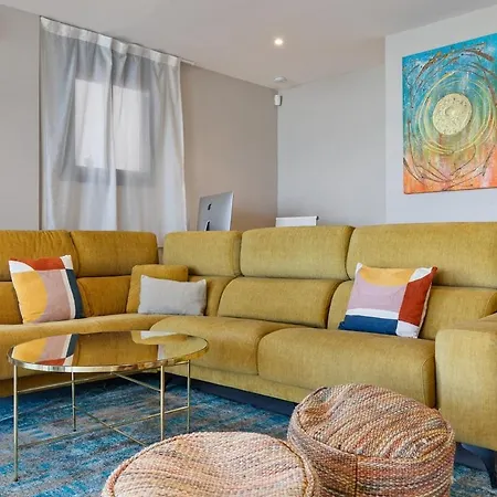 Casa Folimanka, 250sqm Garden Duplex With Jacuzzi, Sea View & Cinema Lägenhet *