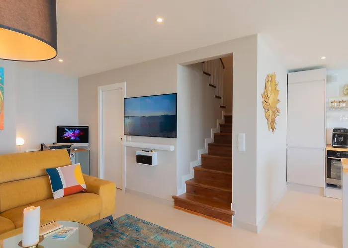 250sqm Garden Duplex With Jacuzzi, Sea View Cinema