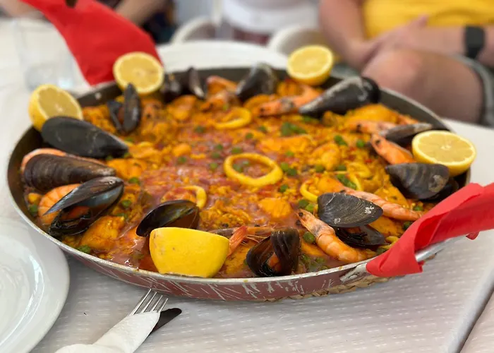 Lejlighed 250sqm Garden Duplex With Jacuzzi, Sea View Cinema Torremolinos