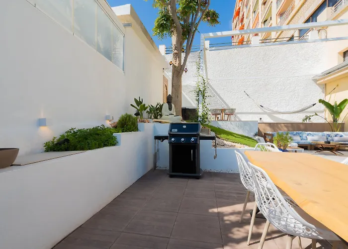 250sqm Garden Duplex With Jacuzzi, Sea View Cinema 토레몰리노스