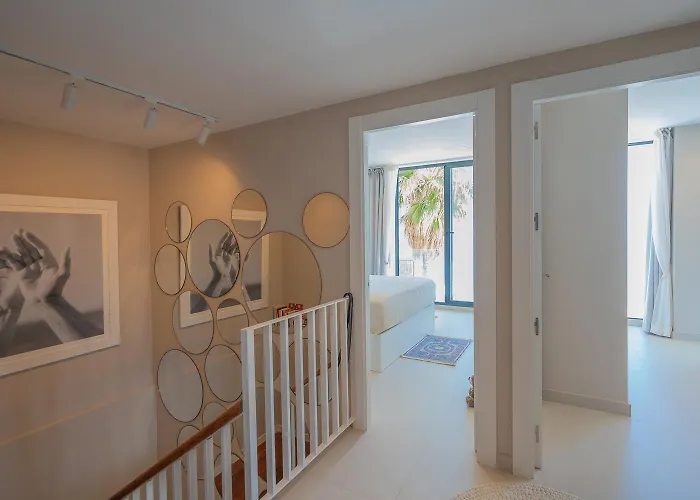 250sqm Garden Duplex With Jacuzzi, Sea View Cinema 토레몰리노스