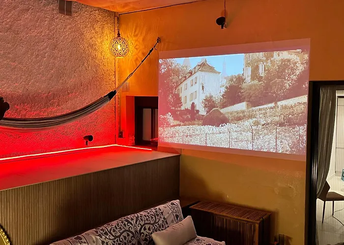 아파트 250sqm Garden Duplex With Jacuzzi, Sea View Cinema 토레몰리노스